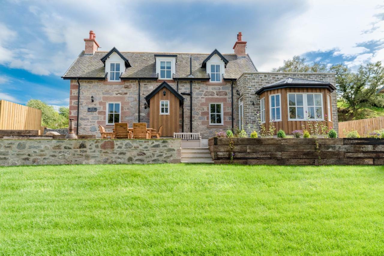Scottish Highland Cottages 